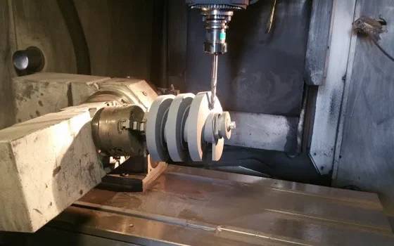 CNC-Fertigung: Aufnahme aus der Werkstatt 1